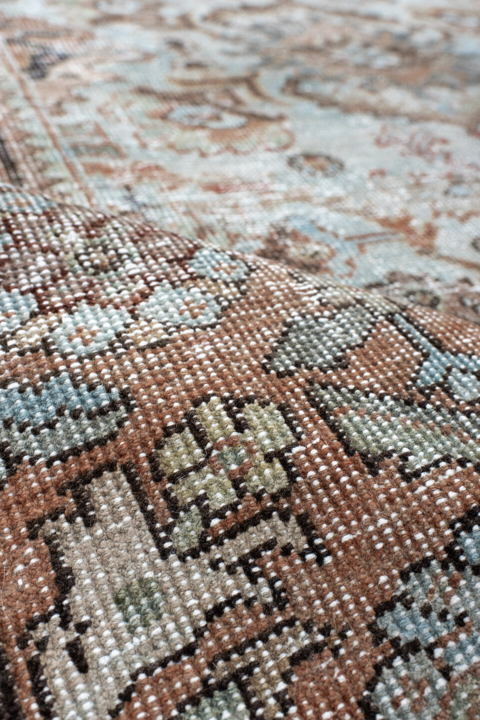 7' x 10' one-of-a-kind handmade vintage Mahal large size rug. Color palette: ivory, light blue, taupe, rust, brown, camel