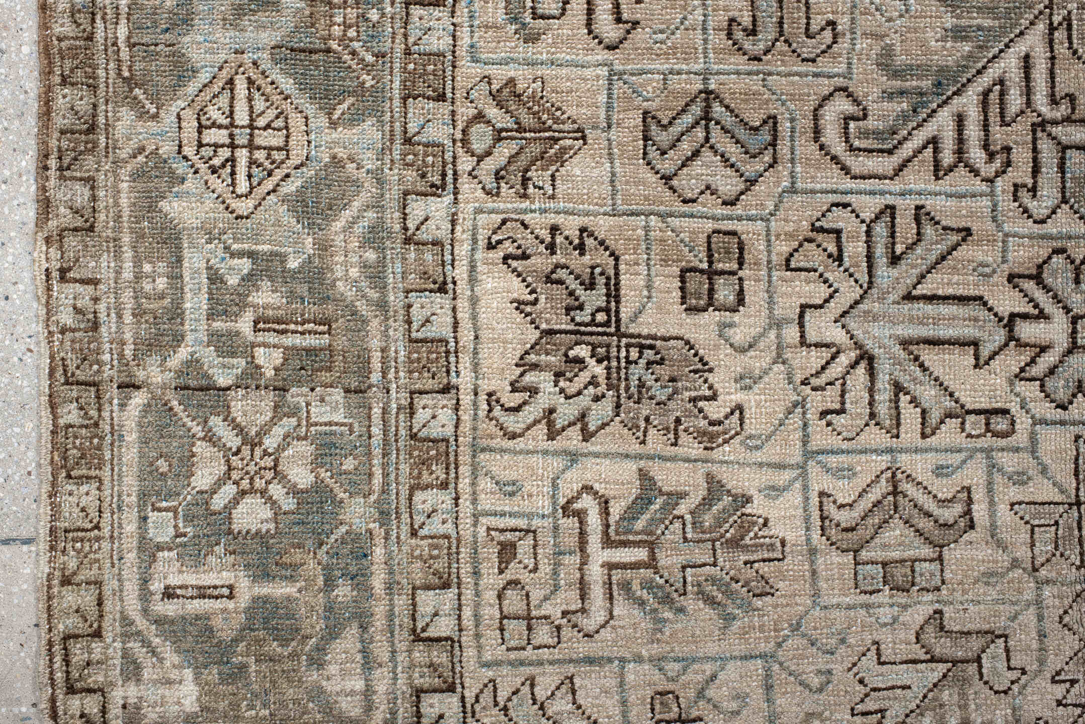 8' x 11' one-of-a-kind handmade vintage Heriz large size rug. Color palette: black, brown, gainsboro, gray, light gray