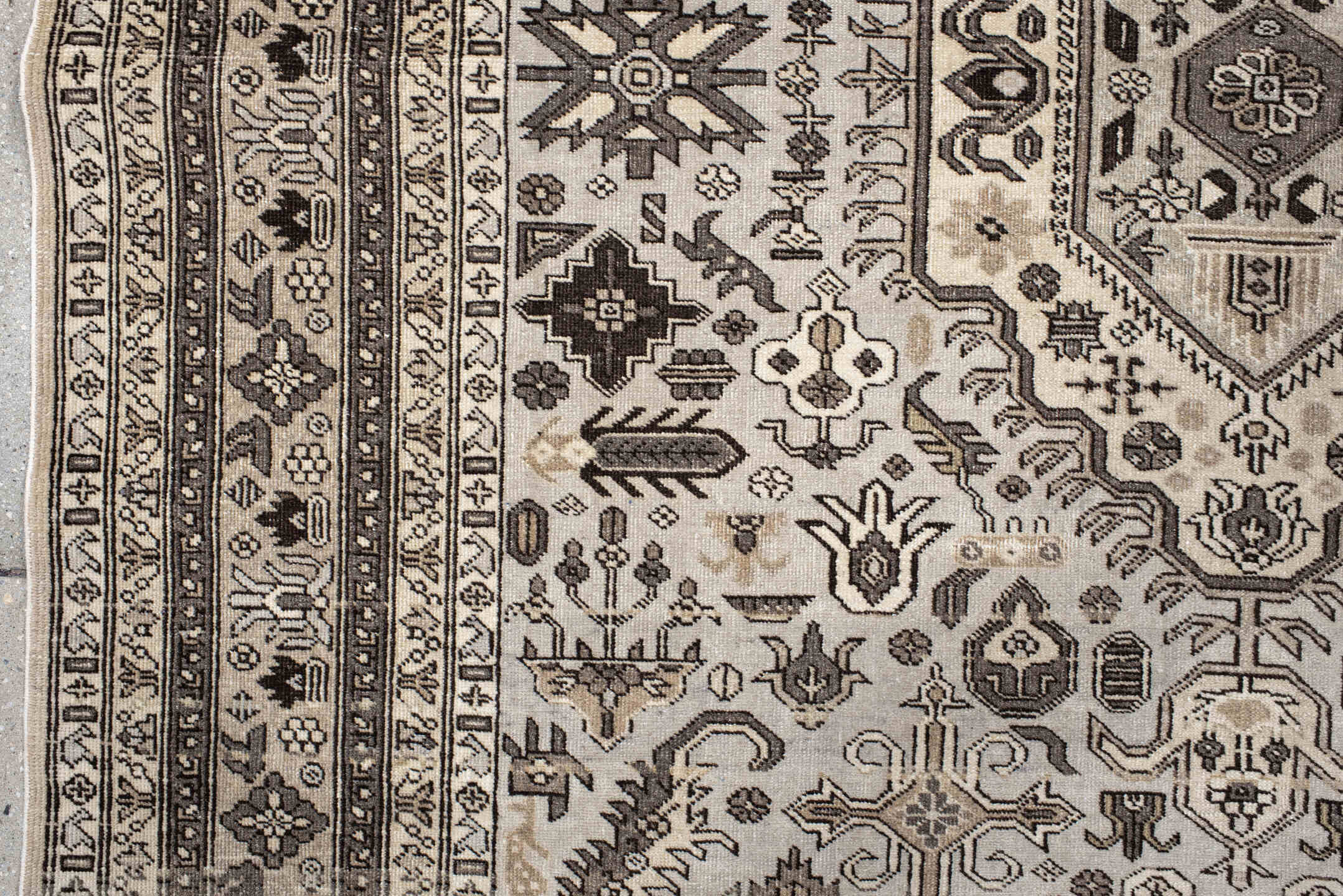 5' x 8' one-of-a-kind handmade vintage medium size rug. Color palette: antiquewhite, black, gray, light gray, misty rose