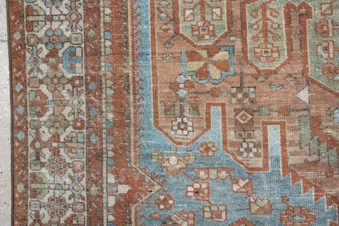 Antique Baktiary Area Rug (6' x 8')