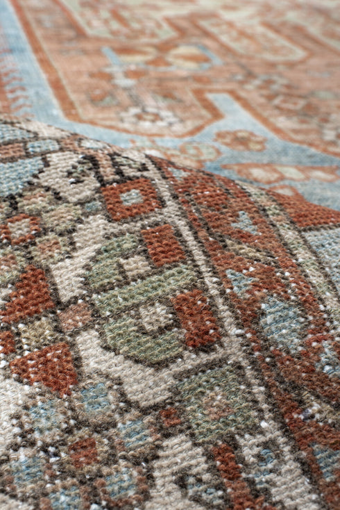 Antique Baktiary Area Rug (6' x 8')