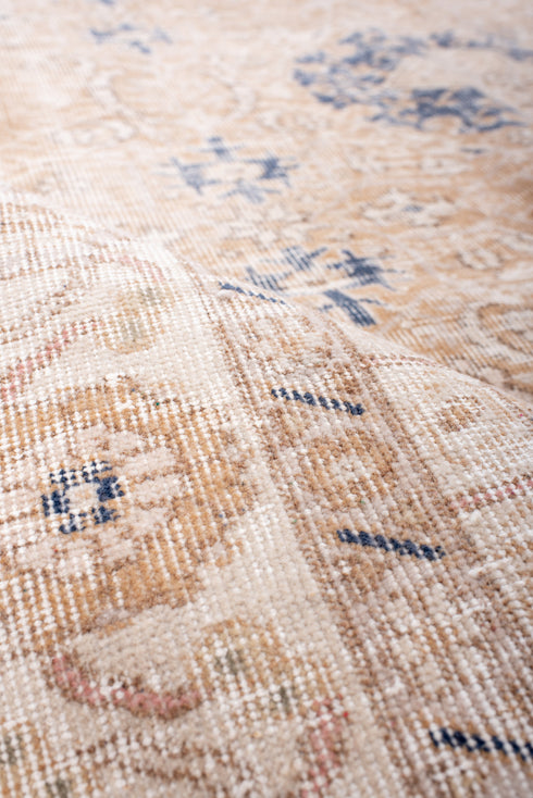 Vintage Sparta Area Rug (6' x 10')