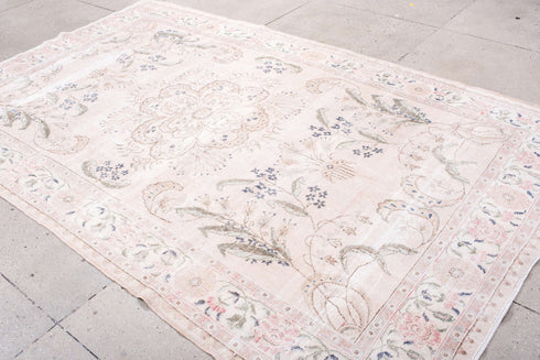 Vintage Sparta Area Rug (6' x 10')