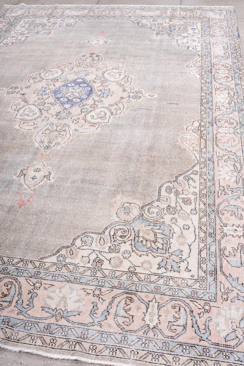 Vintage Sparta Area Rug (8' x 11')