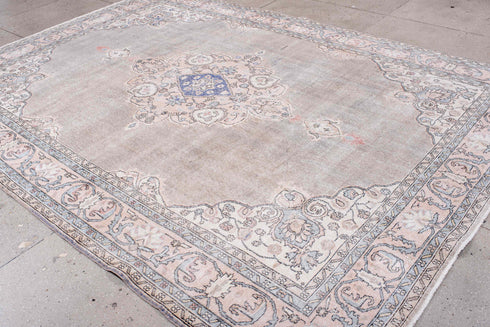 Vintage Sparta Area Rug (8' x 11')