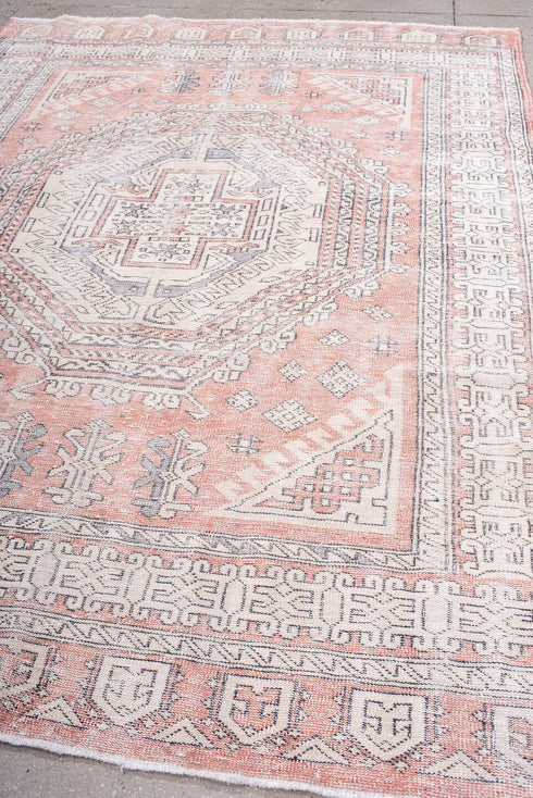 Vintage Sparta Area Rug (6' x 9')