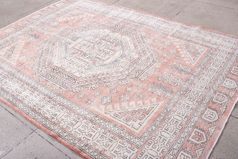 Vintage Sparta Area Rug (6' x 9')