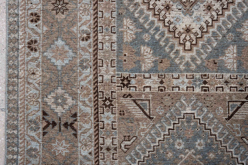 Antique Shiraz Area Rug (6' x 8')