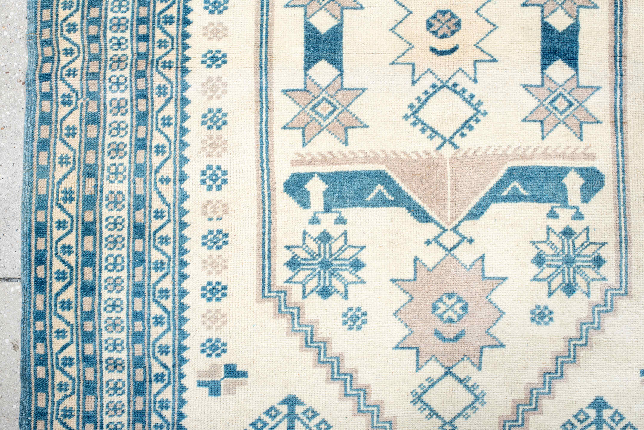 3' x 6' one-of-a-kind handmade vintage Anatol small size rug. Color palette: beige, blue, floral white, gainsboro, gray