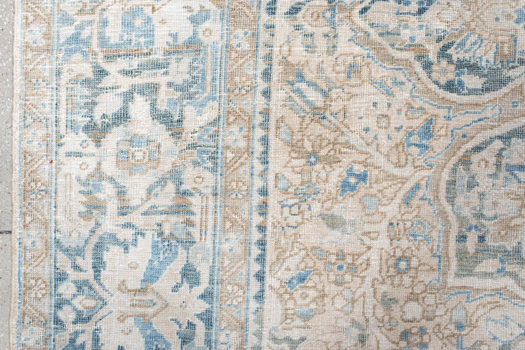 8' x 11' one-of-a-kind handmade antique Heriz large size rug. Color palette: ivory, pale blue, beige, sky blue, cream, taupe