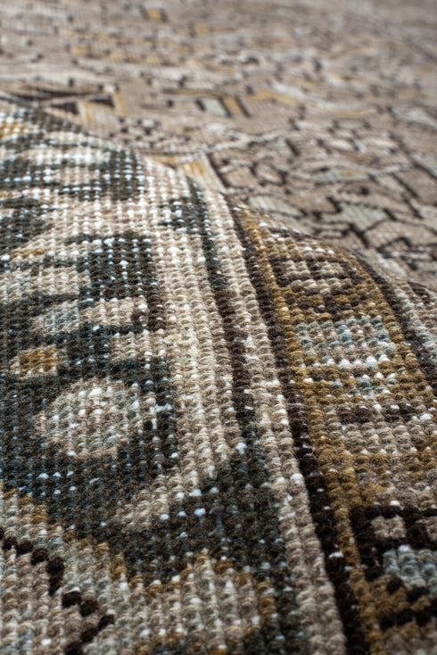 Antique Heriz Area Rug (7' x 10')