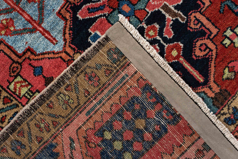 Antique Baktiary Area Rug (6' x 10')