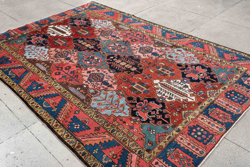 Antique Baktiary Area Rug (6' x 10')