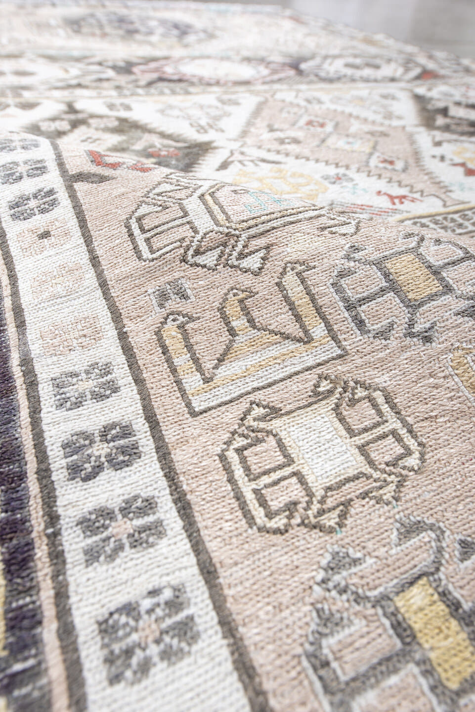 4' x 6' one-of-a-kind handmade antique Sumak small size rug. Color palette: ivory, charcoal, taupe, soft blue, rust, camel