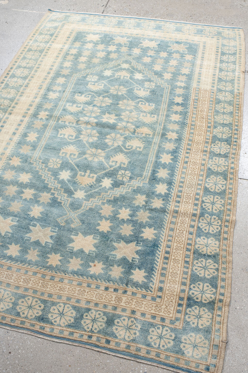 3' x 5' one-of-a-kind handmade antique Ardebil small size rug. Color palette: ivory, sky blue, beige, camel, light blue