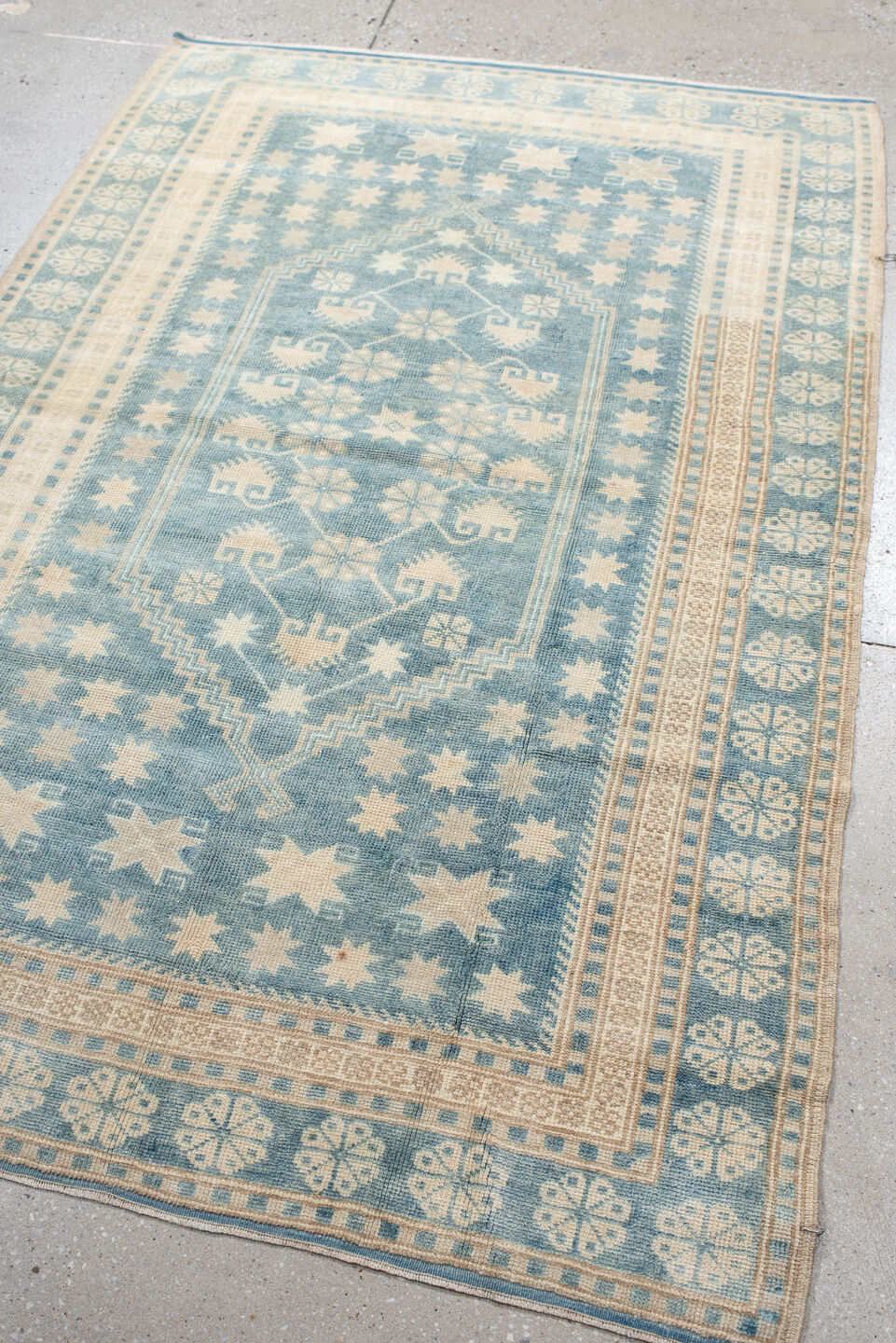 3' x 5' one-of-a-kind handmade antique Ardebil small size rug. Color palette: ivory, sky blue, beige, camel, light blue
