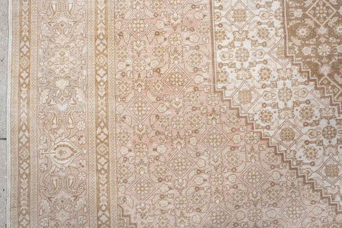 Vintage Tabriz Area Rug (6' x 9')