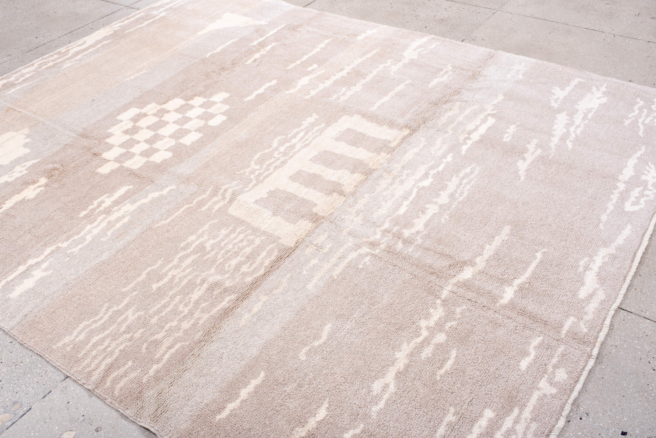 8' x 9' one-of-a-kind handmade vintage Kars rug. Color palette: blush, ivory, taupe, cream, pink, beige, gray