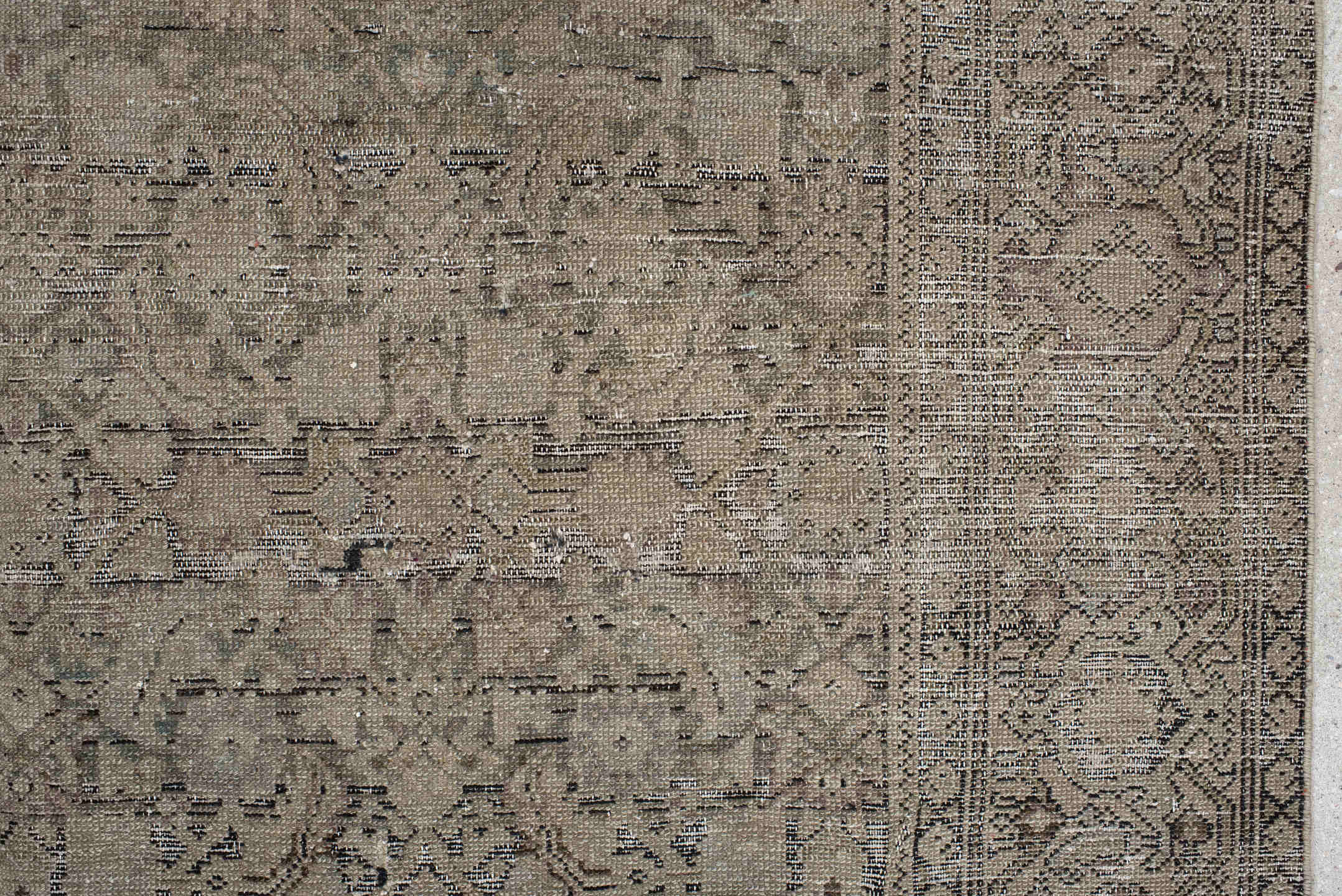 5' x 9' one-of-a-kind handmade vintage Malayer medium size rug. Color palette: taupe, beige, charcoal, ivory, greige, gray