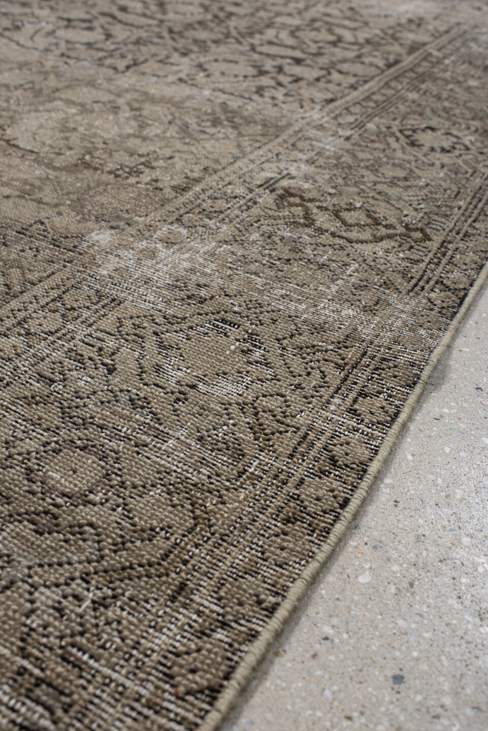 5' x 9' one-of-a-kind handmade vintage Malayer medium size rug. Color palette: taupe, beige, charcoal, ivory, greige, gray