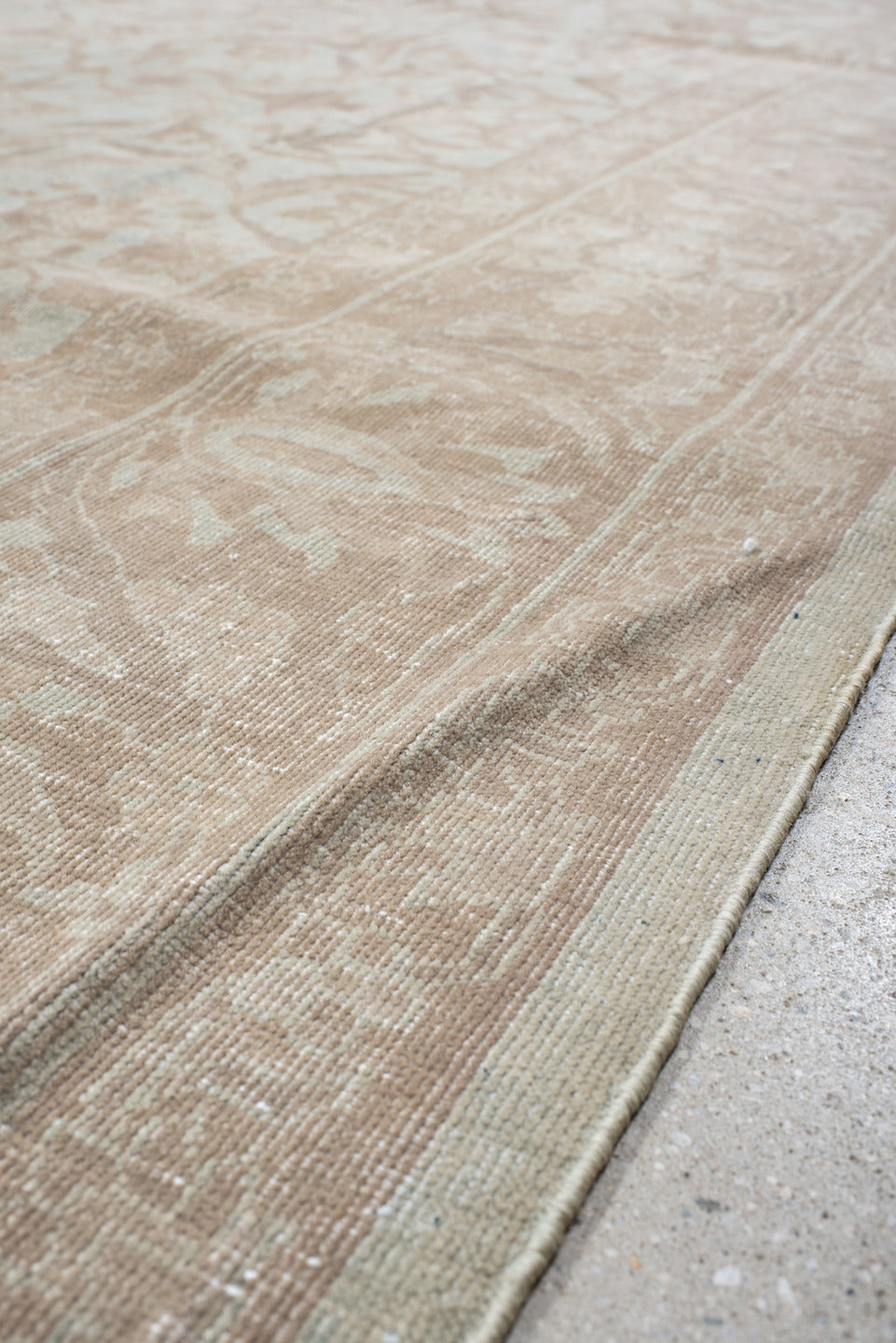 9' x 11' one-of-a-kind handmade vintage Sivas large size rug. Color palette: gray, light gray, off-white, pink, brown