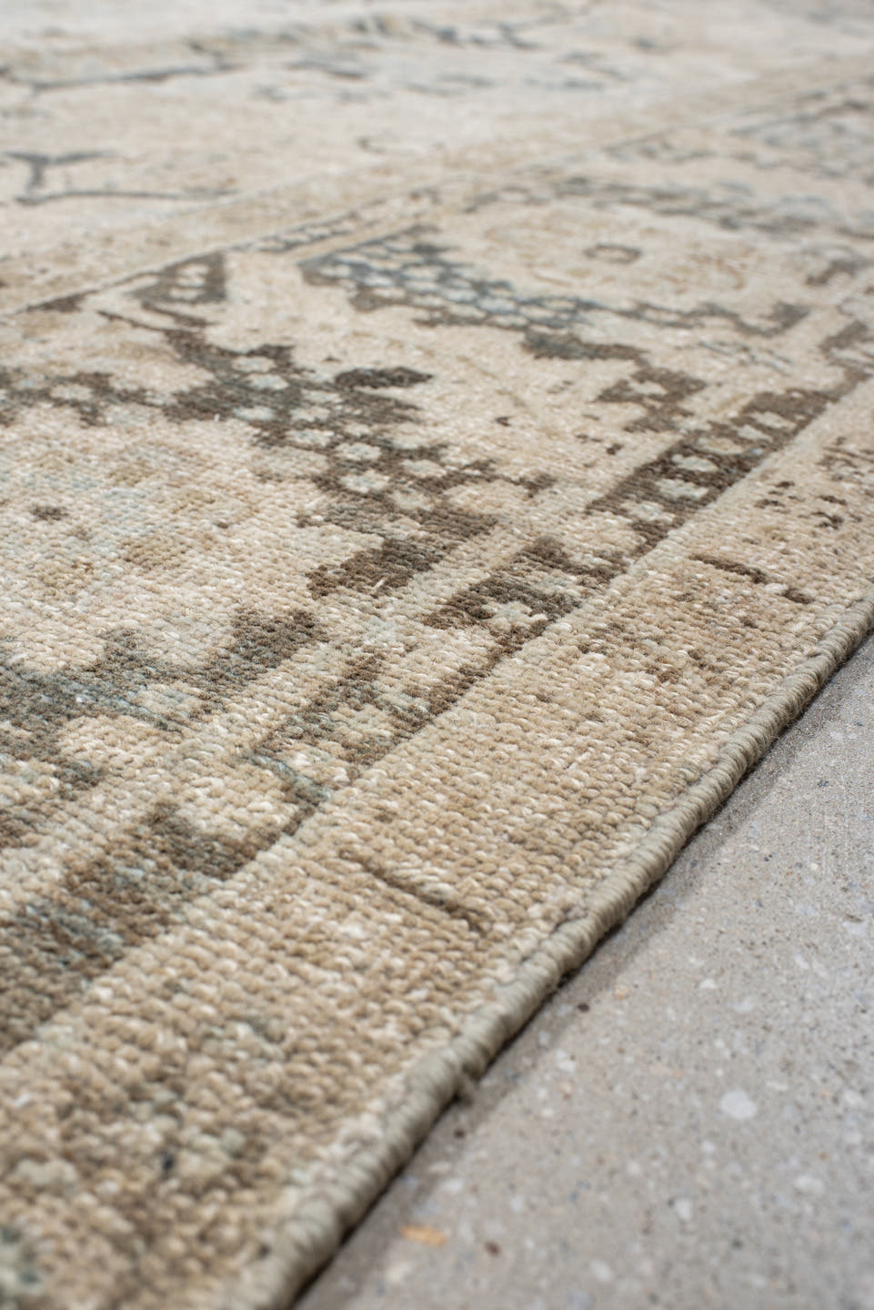 8' x 10' one-of-a-kind handmade antique Heriz large size rug. Color palette: ivory, taupe, slate, charcoal, beige, pale blue