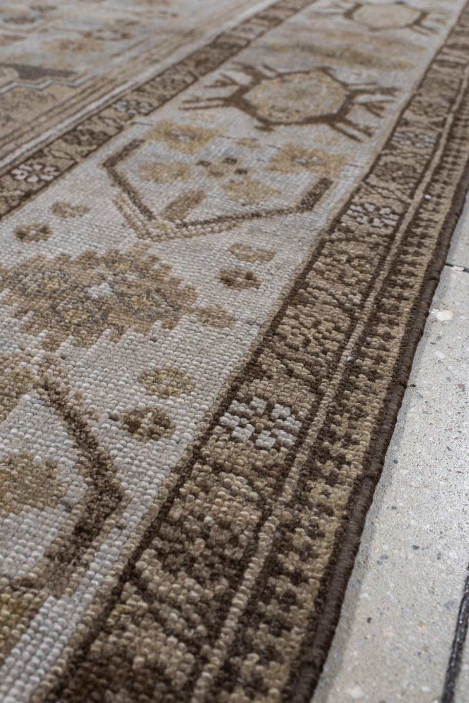 4' x 6' one-of-a-kind handmade vintage Sarab small size rug. Color palette: ivory, light blue, taupe, brown, camel, sage