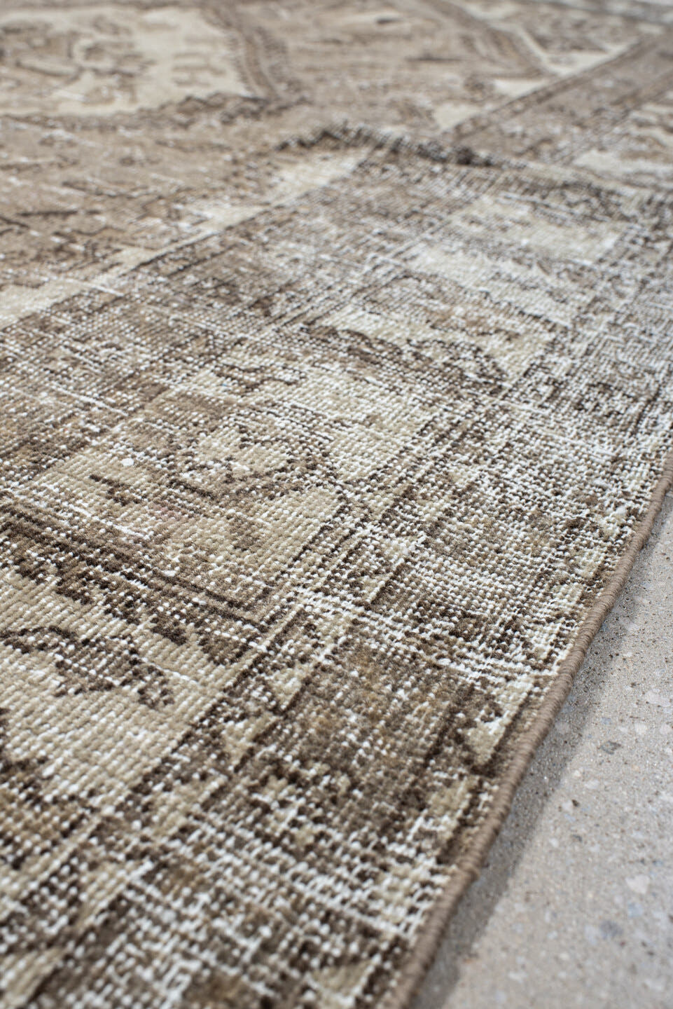 5' x 6' one-of-a-kind handmade vintage Sarab rug. Color palette: ivory, taupe, brown, camel, pale_blue, beige, gray