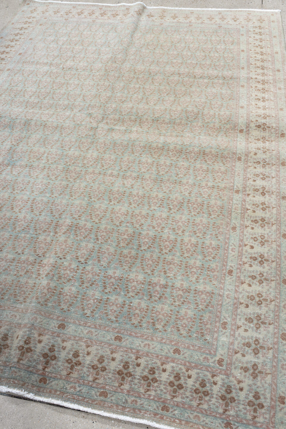 5' x 7' one-of-a-kind handmade vintage Mir medium size rug. Color palette: aqua, ivory, rust, blush, beige, teal, terracotta