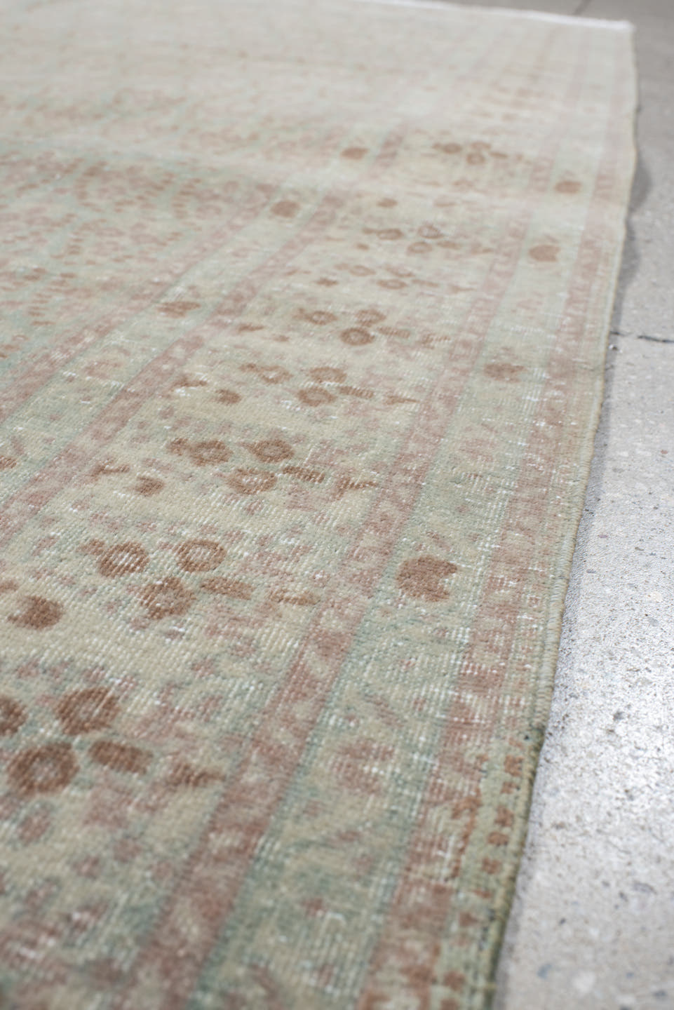 5' x 7' one-of-a-kind handmade vintage Mir medium size rug. Color palette: aqua, ivory, rust, blush, beige, teal, terracotta