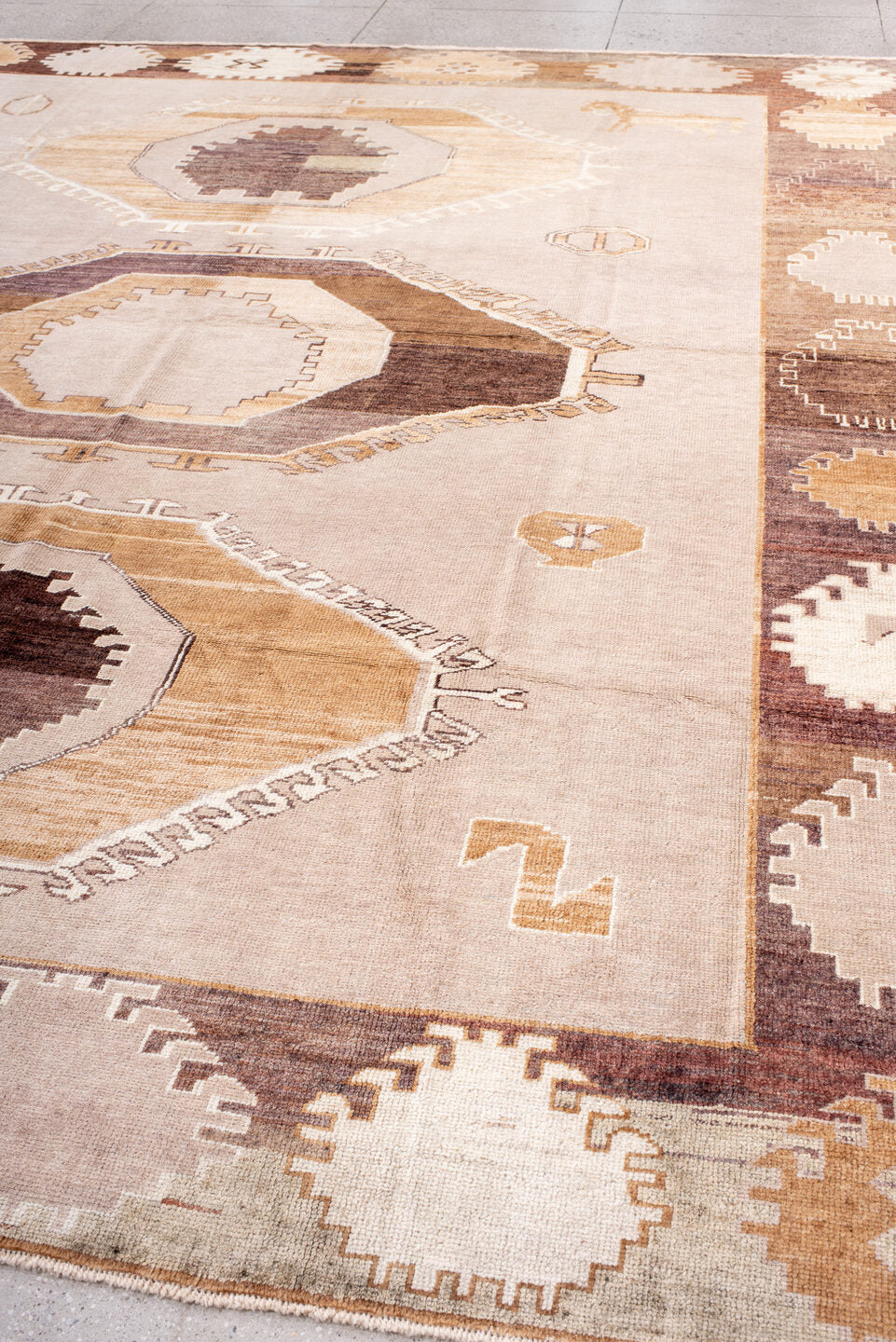 11' x 14' one-of-a-kind handmade vintage Kars oversize rug. Color palette: antiquewhite, brown, gray, light gray, linen