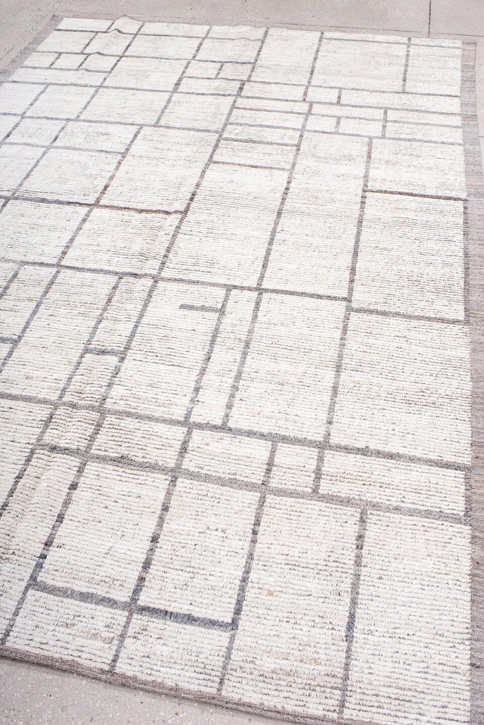 6' x 9' one-of-a-kind handmade vintage Tulu medium size rug. Color palette: dark gray, gainsboro, gray, light gray