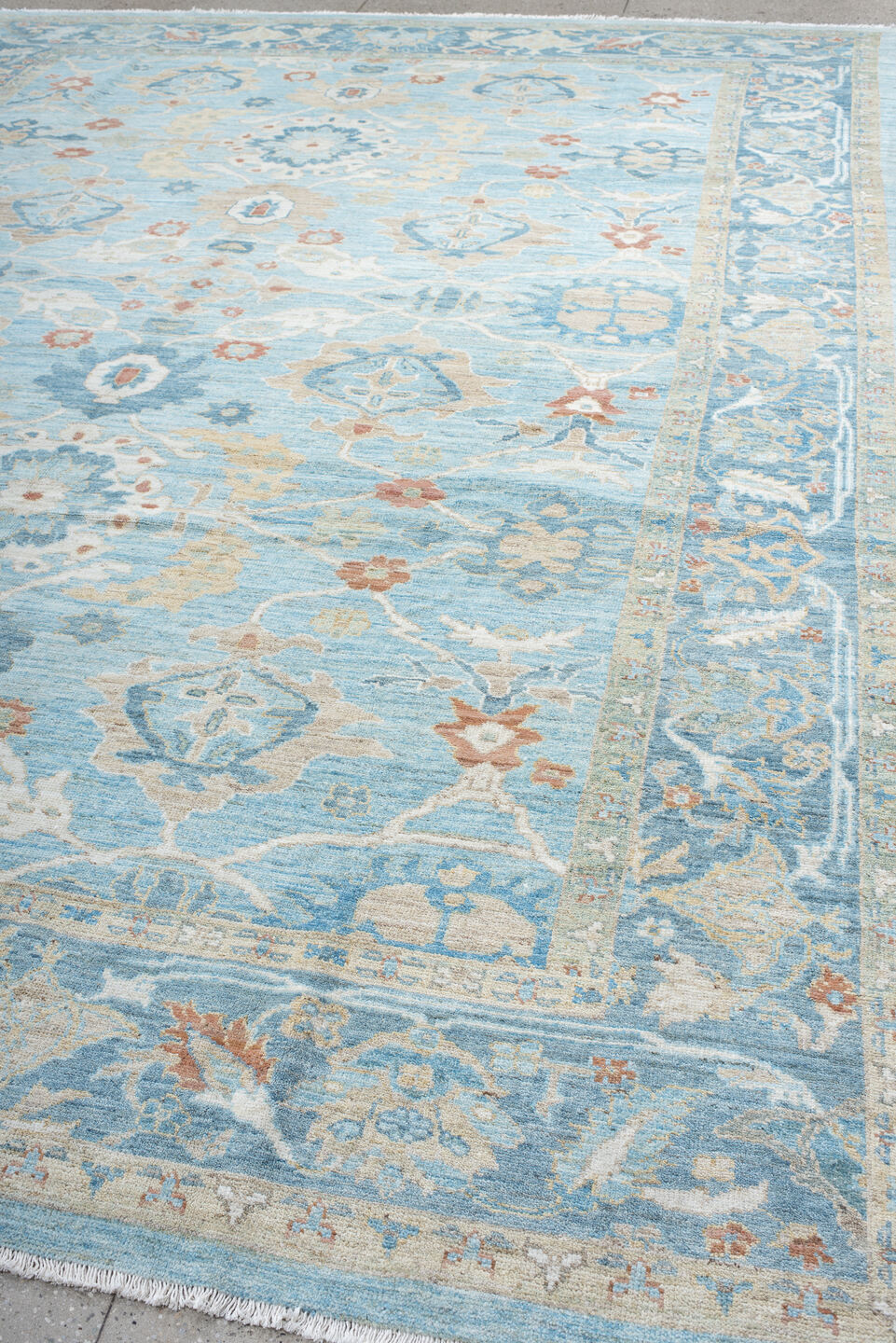 10' x 13' one-of-a-kind handmade vintage Sultanabad large size rug. Color palette: light blue, ivory, beige, sky blue, rust