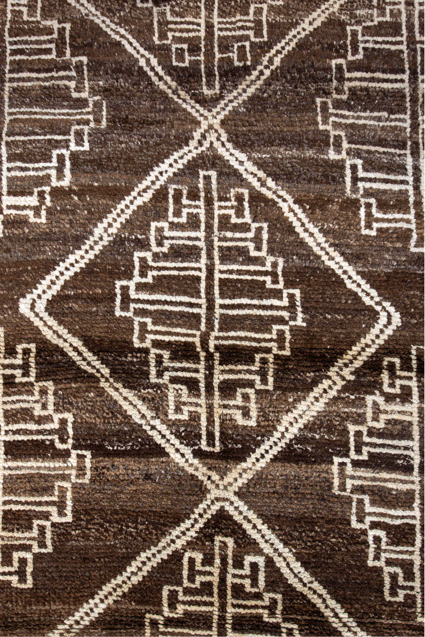 4' x 5' one-of-a-kind handmade vintage Moroccan small size rug. Color palette: antiquewhite, bisque, blanched almond, brown
