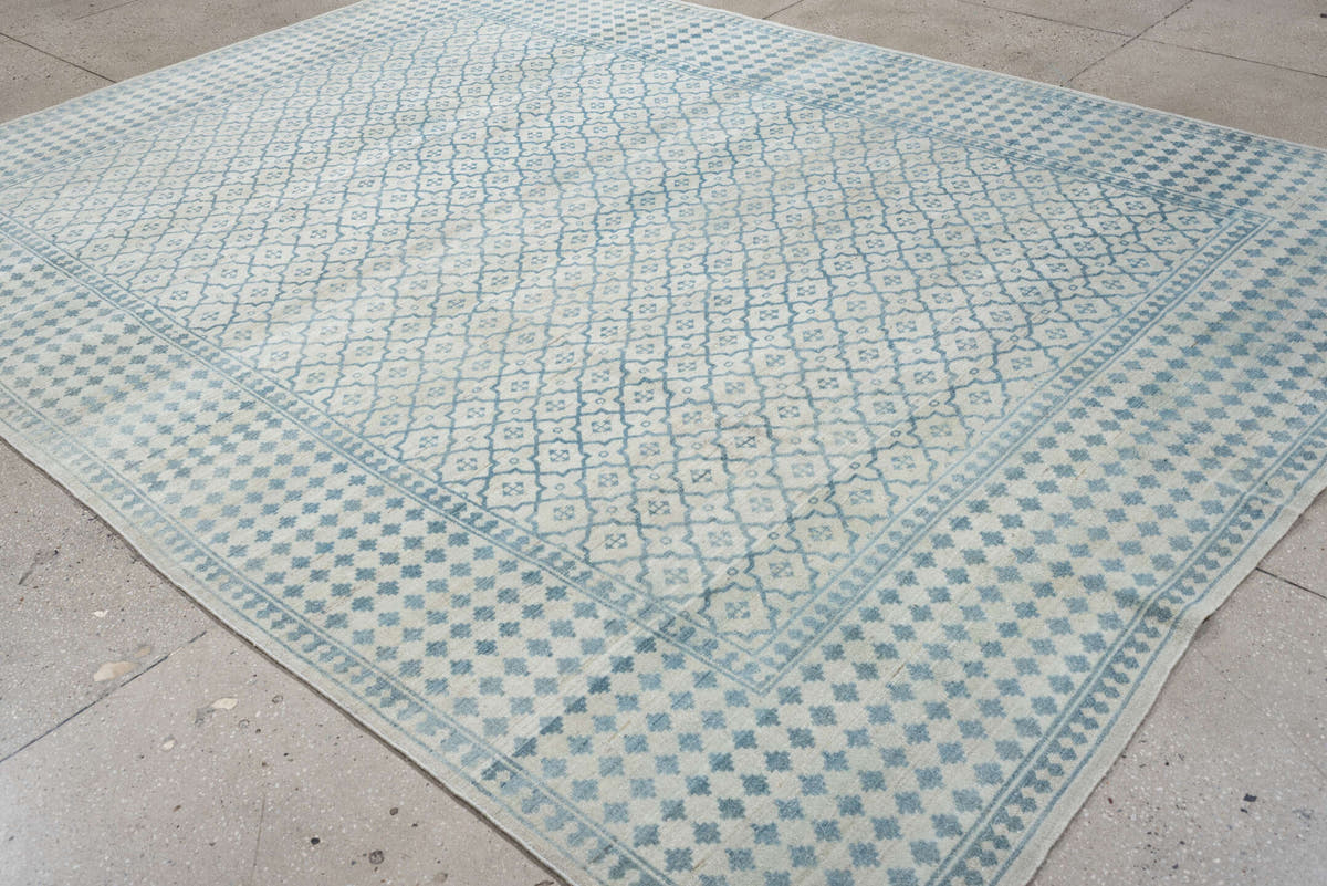 8' x 10' one-of-a-kind handmade antique Sivas large size rug. Color palette: ivory, pale blue, sky blue, cream, light aqua