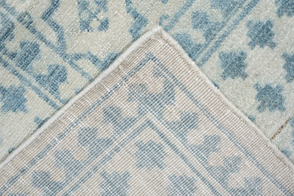 8' x 10' one-of-a-kind handmade antique Sivas large size rug. Color palette: ivory, pale blue, sky blue, cream, light aqua