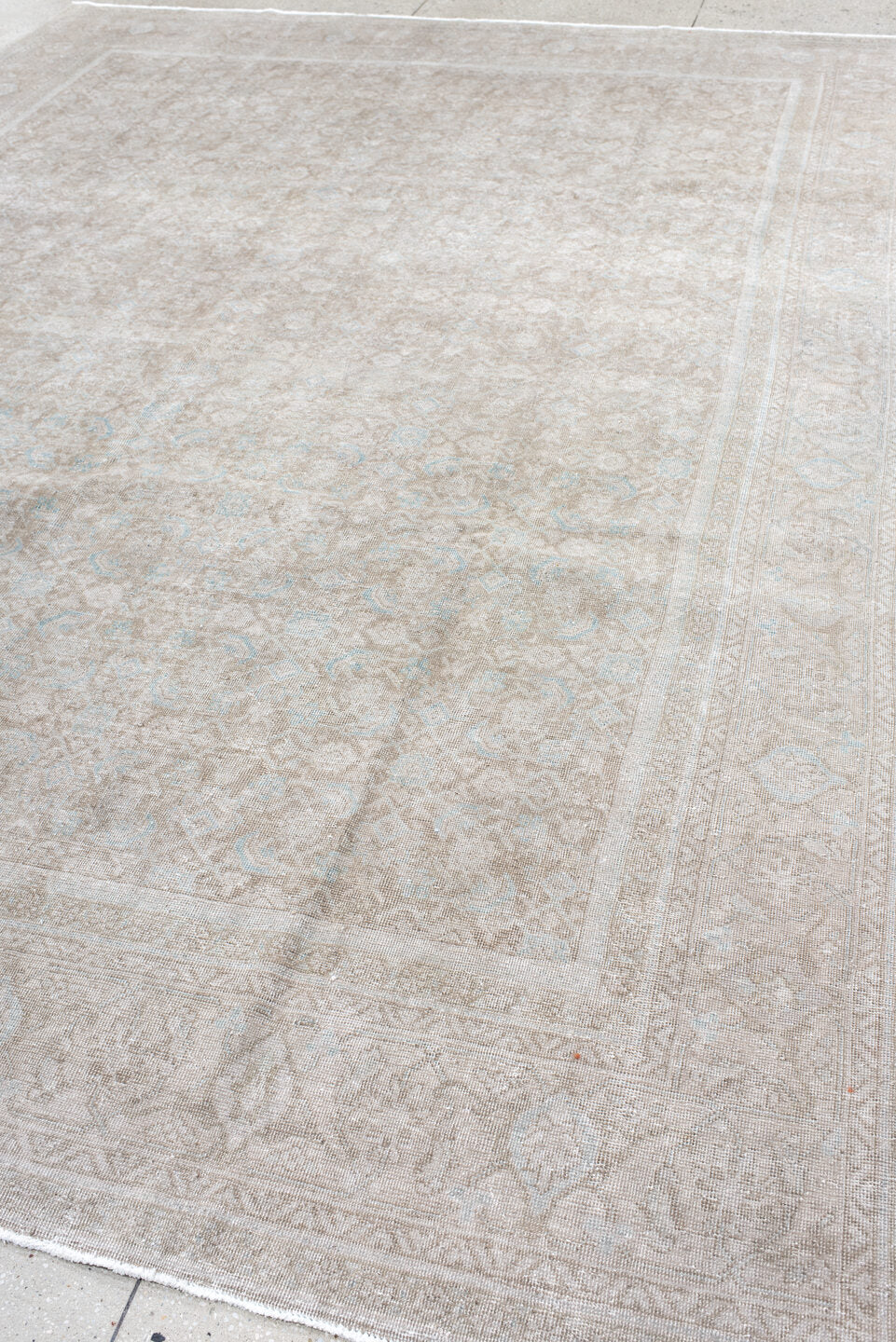 9' x 13' one-of-a-kind handmade vintage Mahal large size rug. Color palette: ivory, taupe, beige, cream, pale blue, sand