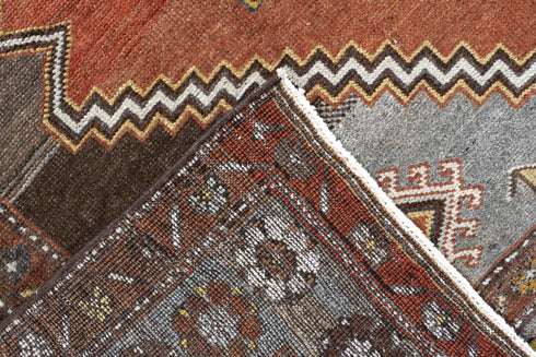 Vintage Veece Area Rug (5' x 8')