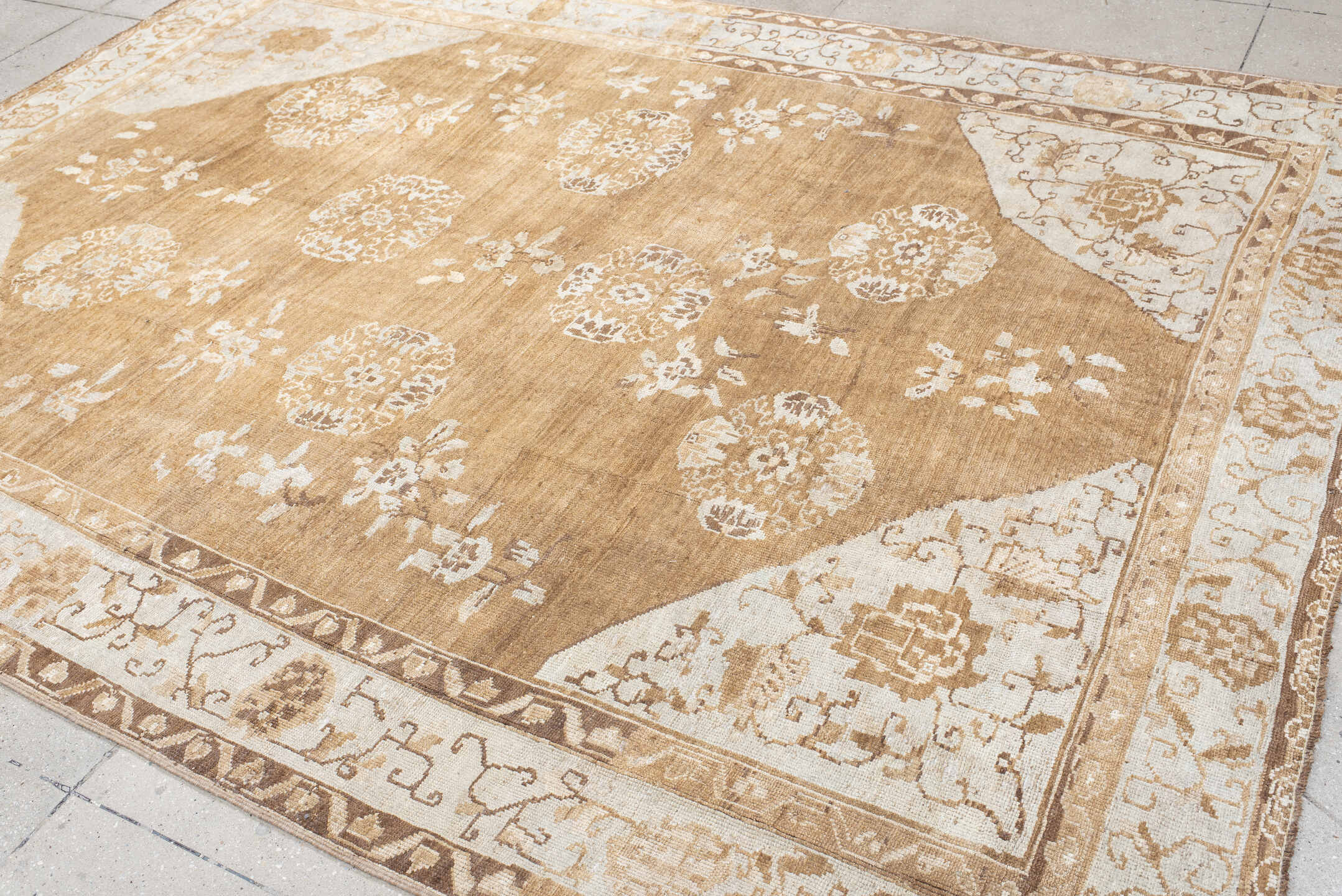 7' x 10' one-of-a-kind handmade vintage Oushak large size rug. Color palette: camel, ivory, taupe, beige, sand, brown, gray