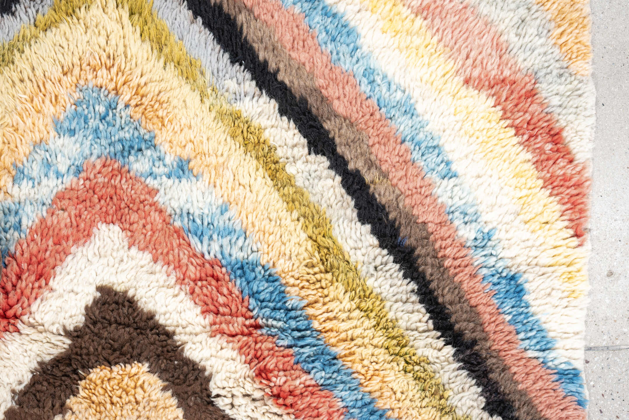 4' x 6' one-of-a-kind handmade vintage Moroccan small size rug. Color palette: ivory, peach, sky_blue, blush, brown