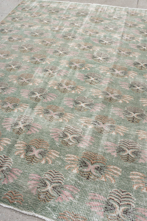 Vintage Sparta Area Rug (6' x 8')