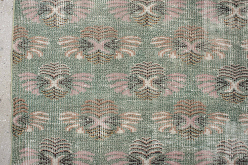 Vintage Sparta Area Rug (6' x 8')