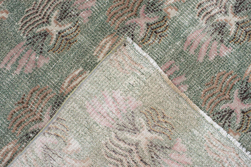 Vintage Sparta Area Rug (6' x 8')