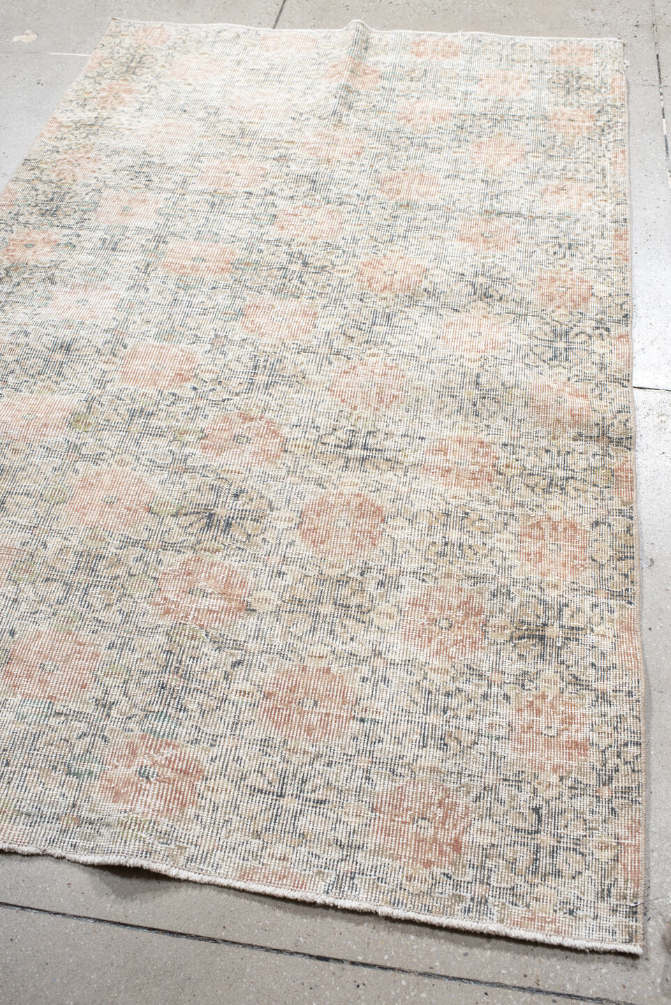 4' x 6' one-of-a-kind handmade vintage Sparta small size rug. Color palette: off-white, gray, pink, black, light gray