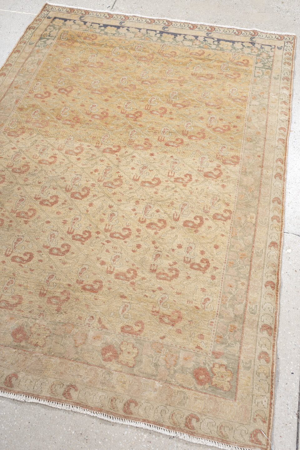 3' x 5' one-of-a-kind handmade vintage Sivas small size rug. Color palette: bisque, brown, dim gray, gray, off-white, orange