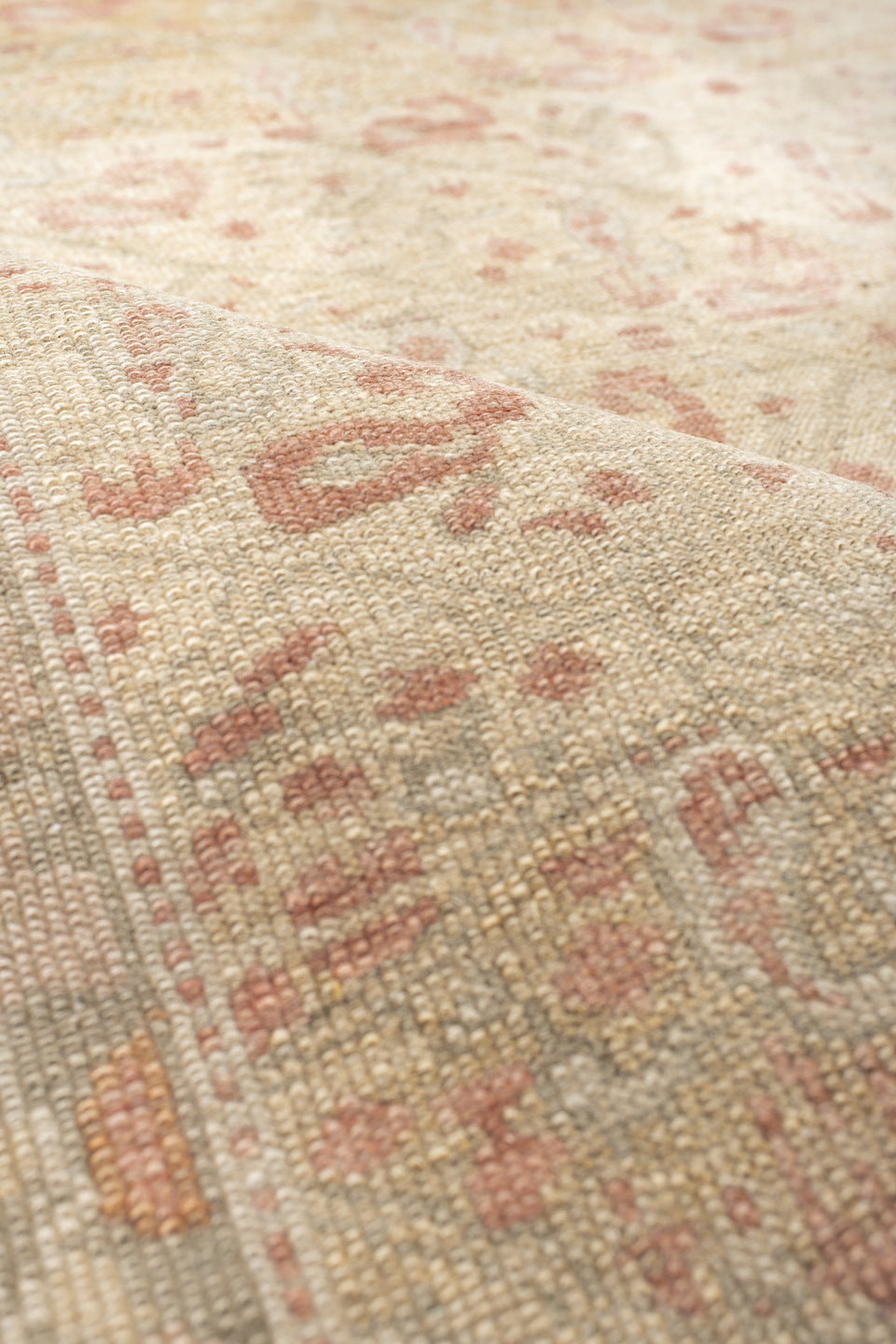 3' x 5' one-of-a-kind handmade vintage Sivas small size rug. Color palette: bisque, brown, dim gray, gray, off-white, orange