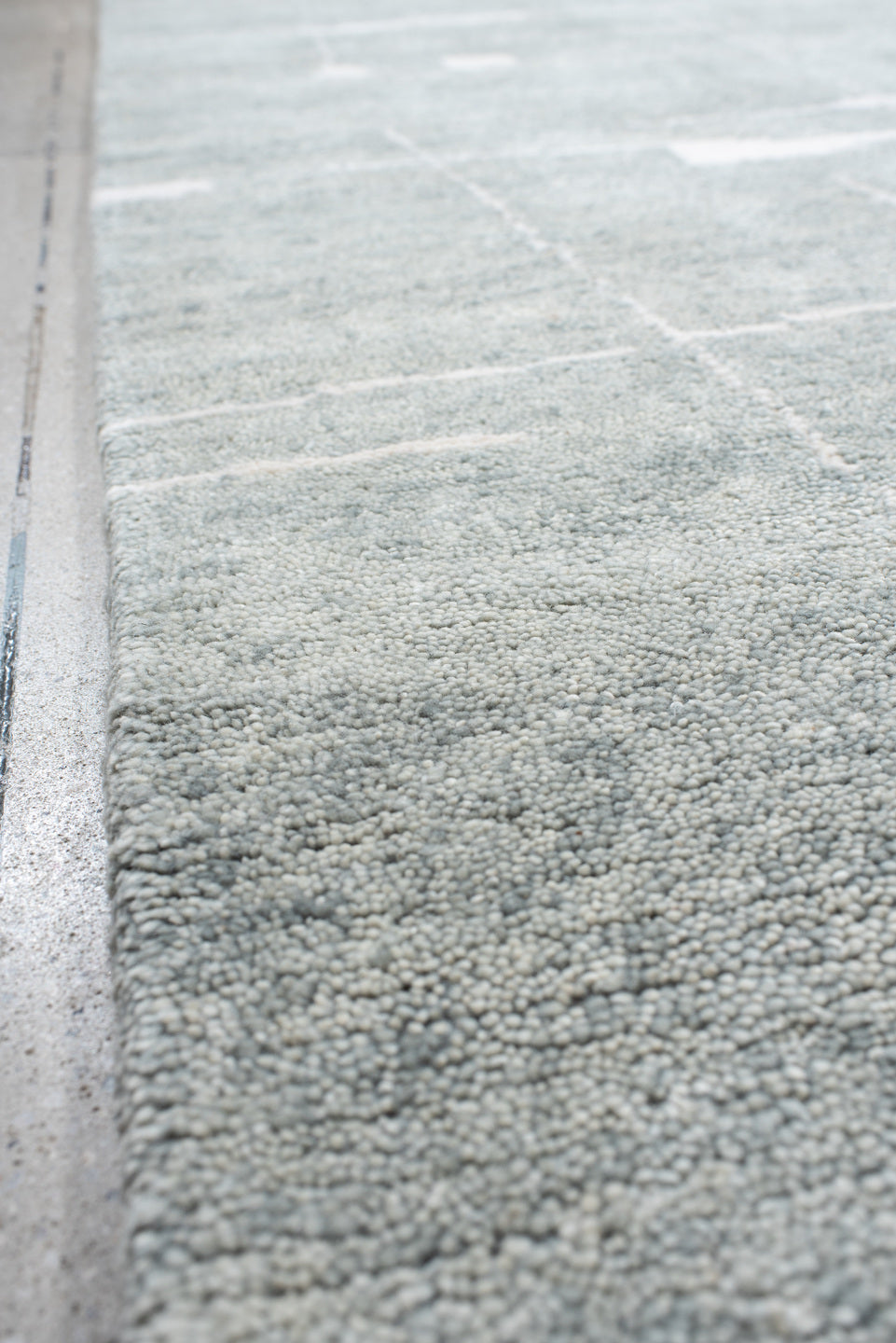 8' x 10' one-of-a-kind handmade vintage Tribeca large size rug. Color palette: pale blue, ivory, silver, mist, light blue