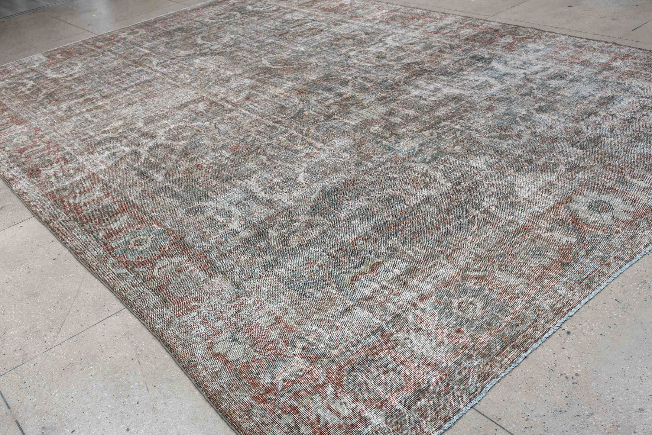 10' x 15' one-of-a-kind handmade antique Mahal oversize rug. Color palette: blue-gray, rust, ivory, taupe, slate, rose, gray