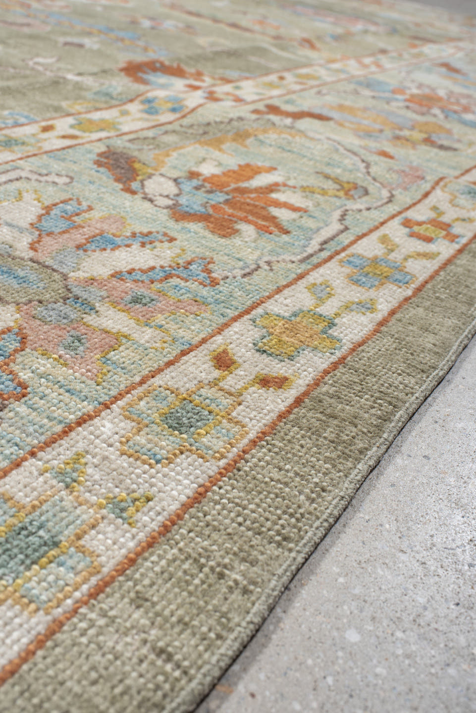 8' x 10' one-of-a-kind handmade vintage Sultanabad large size rug. Color palette: taupe, ivory, pale blue, coral, blush