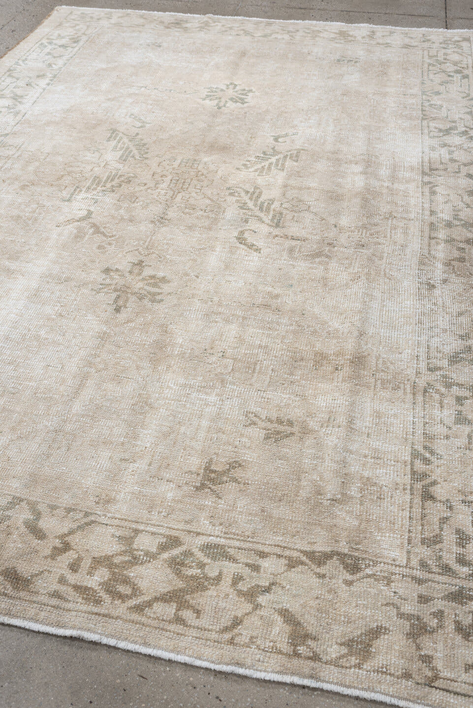 6' x 8' one-of-a-kind handmade vintage Heriz medium size rug. Color palette: ivory, cream, taupe, sage, beige, light gray